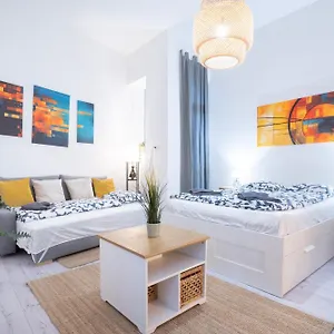  Apartamento In The Heart Of Party District Ka28